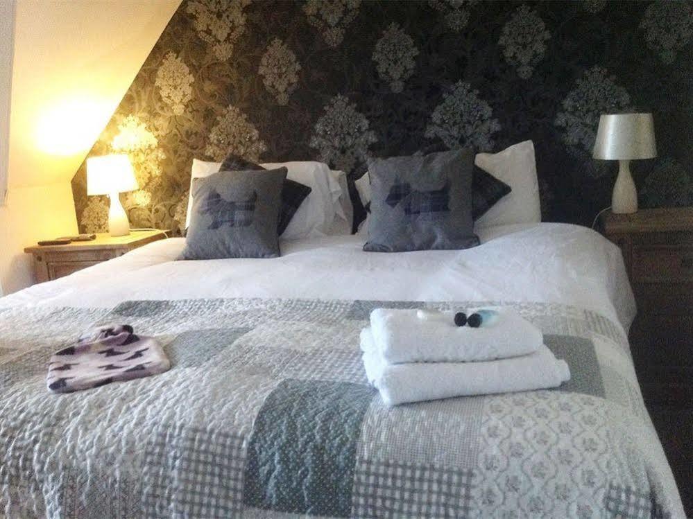 The Hopetoun Arms Hotel Leadhills Экстерьер фото